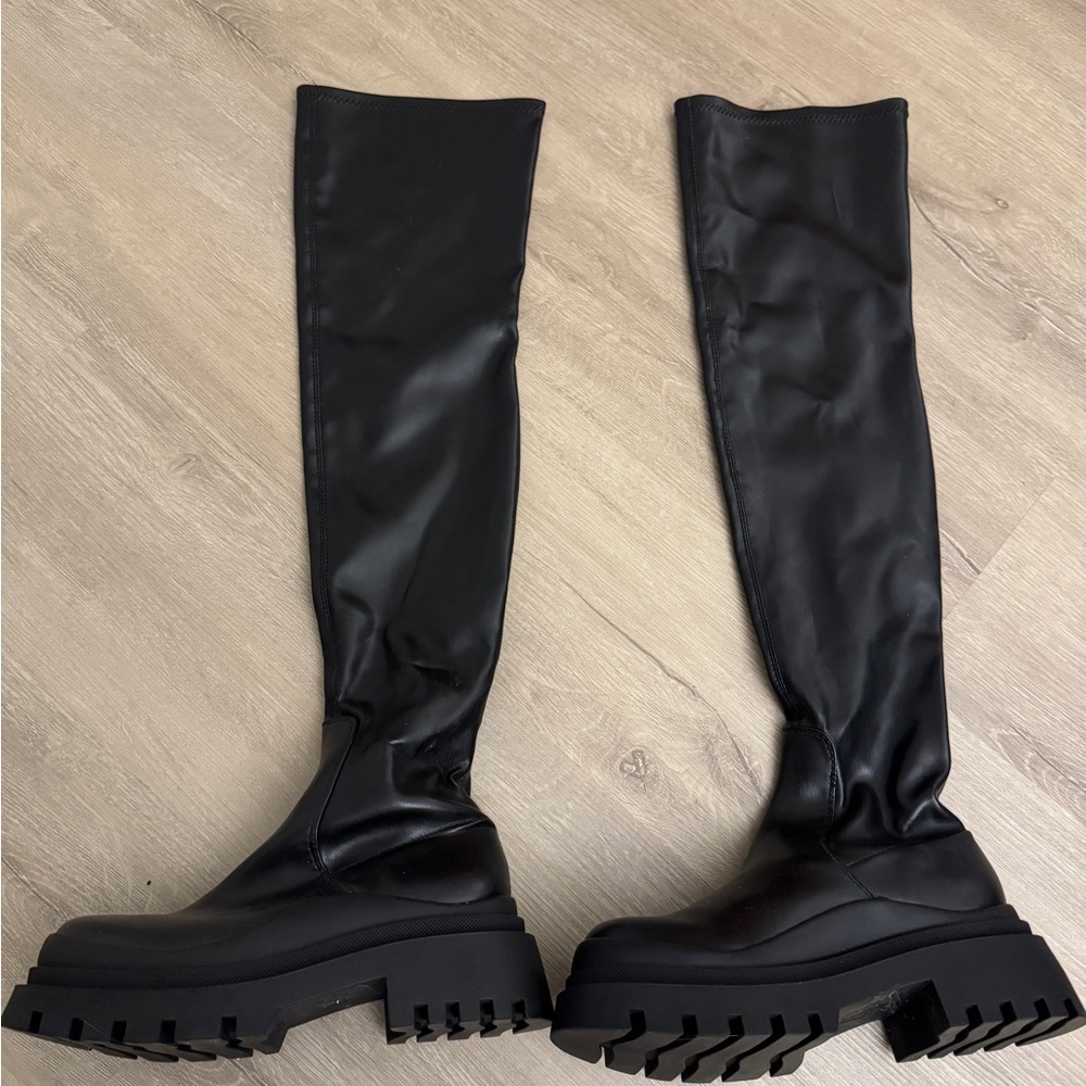 Zara Black Knee-High Platform Boots